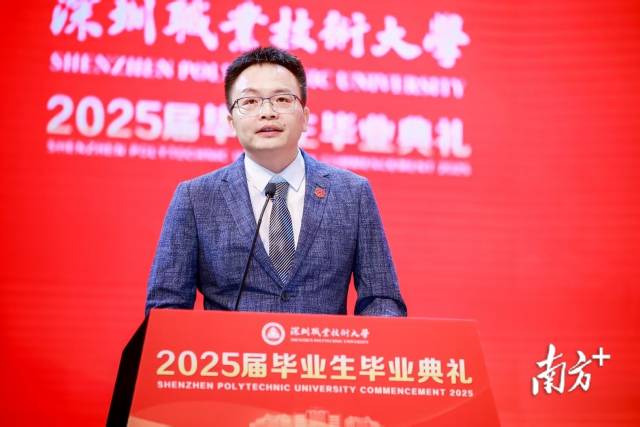 深圳职业技术大学城市轨道交通运营管理专业主任胡松华。受访者供图 深圳职业技术大学城市轨道交通运营管理专业主任胡松华。受访者供图